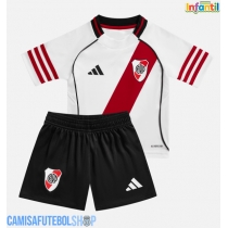Camisa de time de futebol River Plate Replicas 1º Equipamento Infantil 2025-26 Manga Curta (+ Calças curtas)